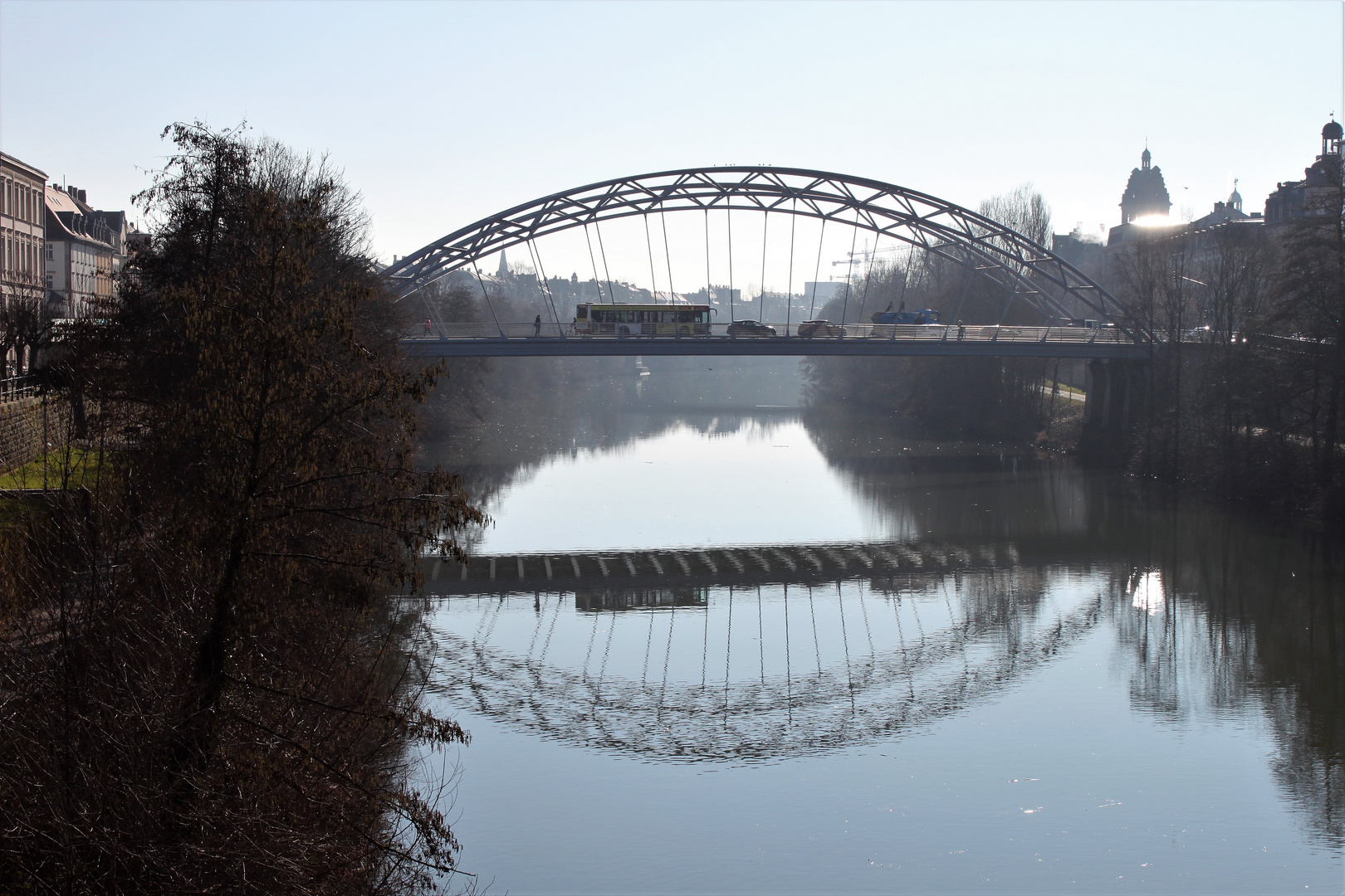 Brücke -Spiegeltag