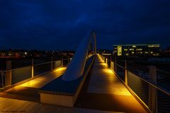 Brücke über Becken 1 im Neusser Hafen