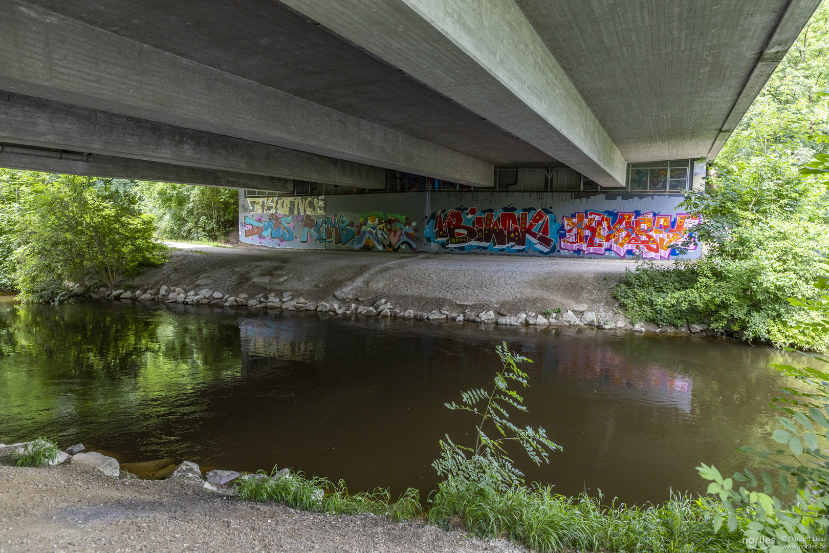 Brücke über dem Kanal