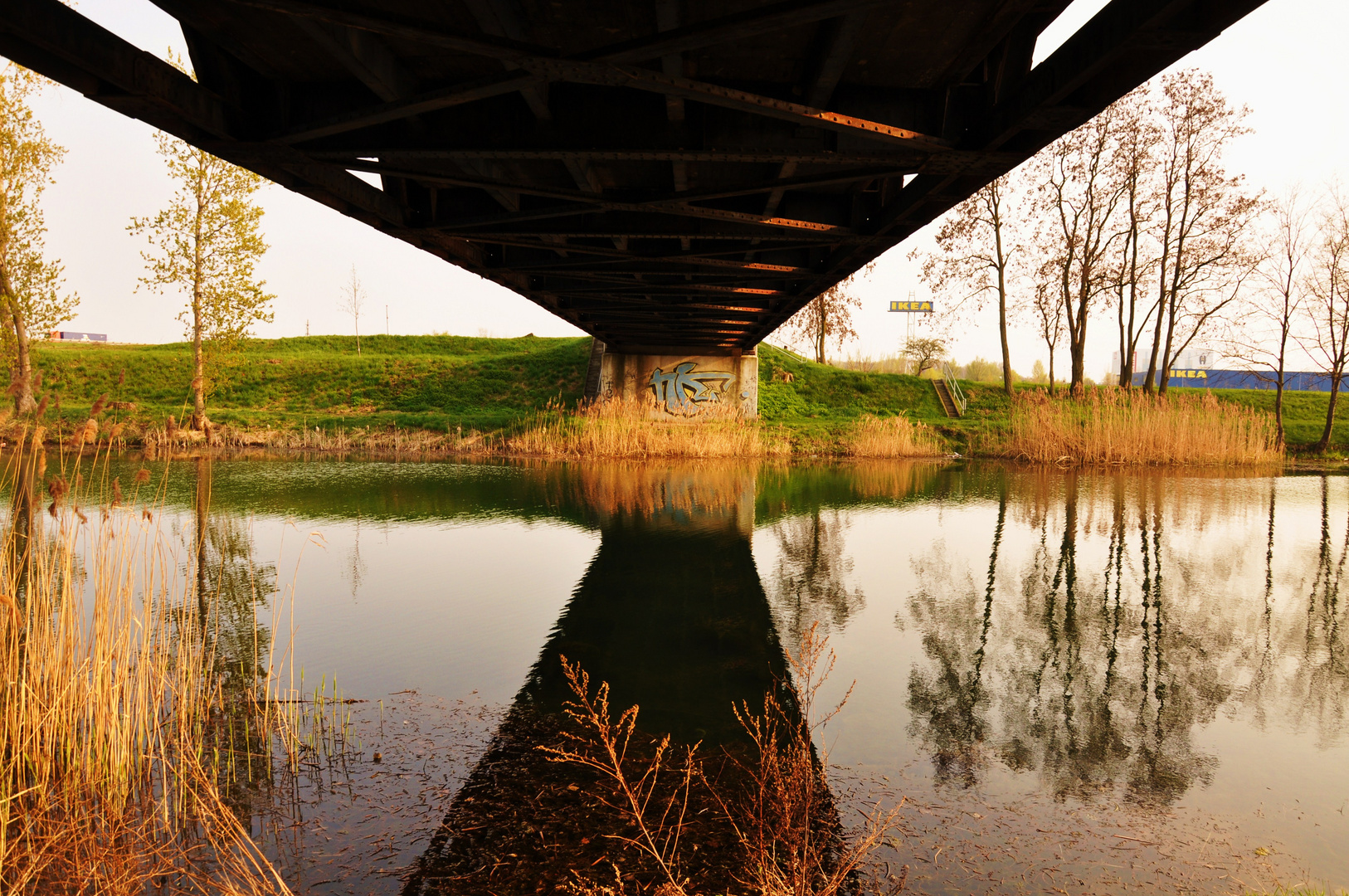 Brücke über den Elster-Saale-Kanal