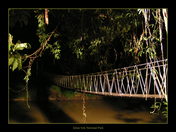 Brücke über den Fluss...