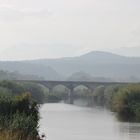 Brücke über den Fluss