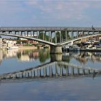  Brücke über den Fluss Yonne ...