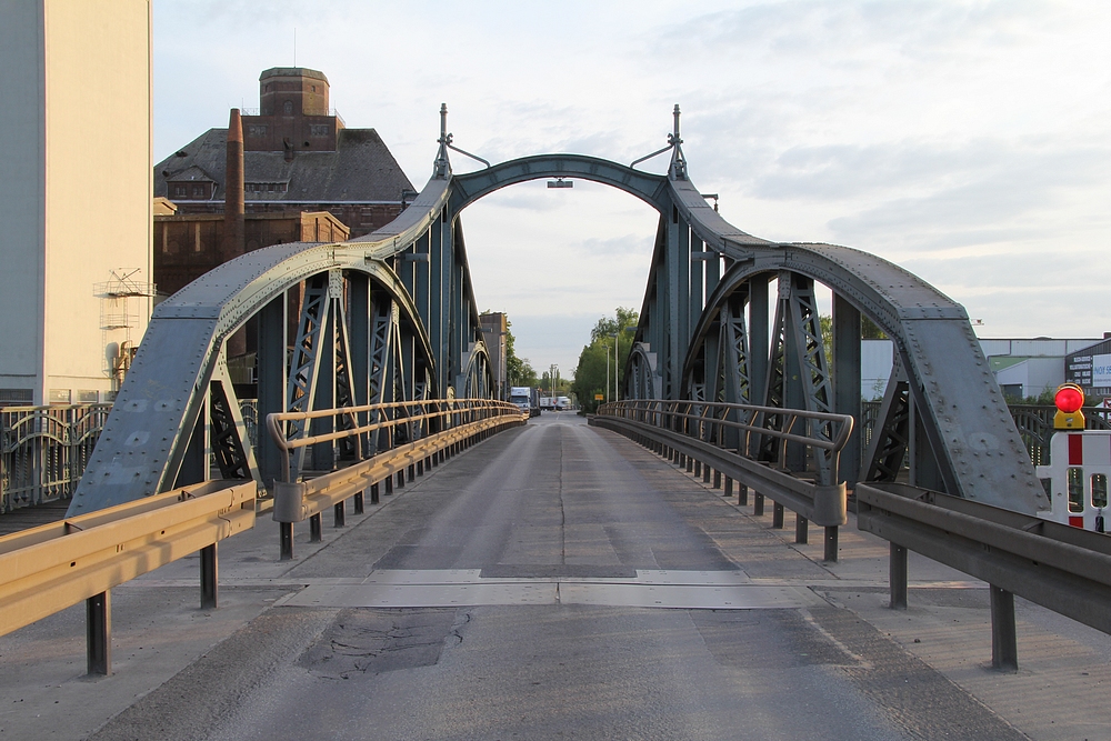 Brücke über den Linner Mühlenbach