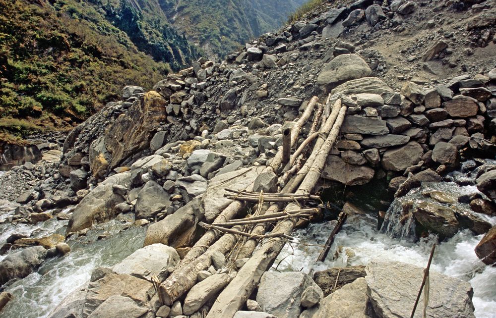 Brücke über den Modi Khola auf dem A.B.C. Trek