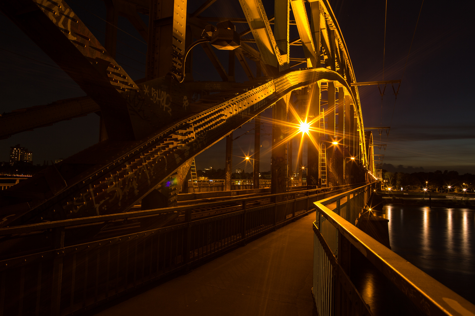 Brücke über den Rhein