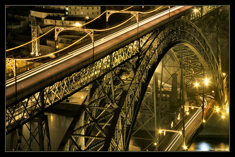 Brücke über den "Rio Douro" in Porto/ Portugal