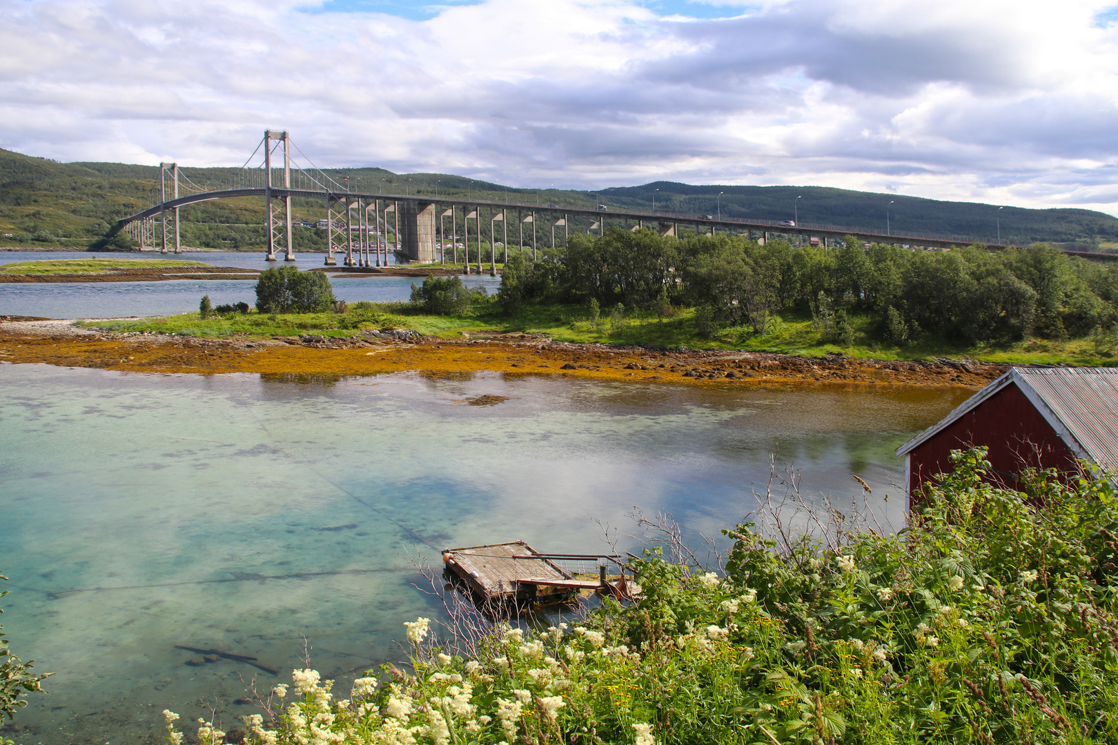 Brücke über den Tjeldsund auf die Lofoten Foto & Bild europe