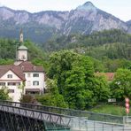 Brücke über den Vorderrhein zum Schloss Reichenau