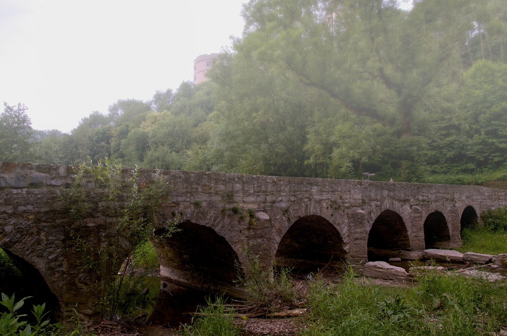 Brücke über die Alme unterhalb der Wewelsburg