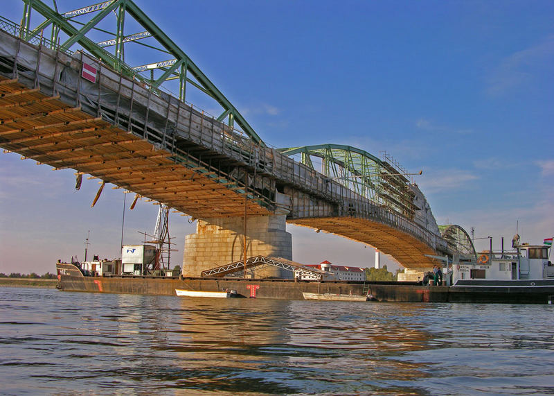 Brücke über die Donau