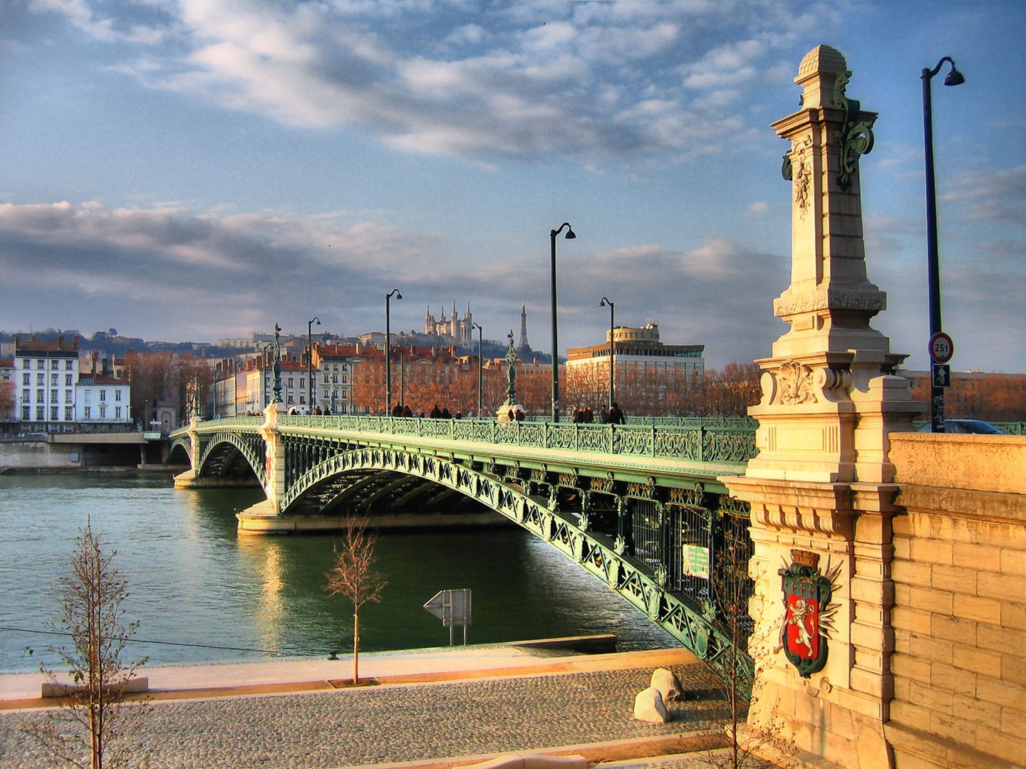 Brücke über die Rhône