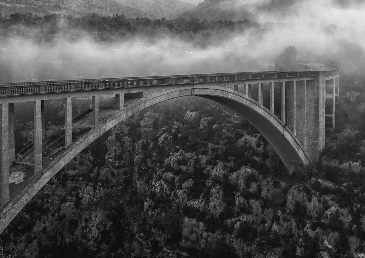 Brücke über die Schlucht des Verdon (Gorges du Verdon)