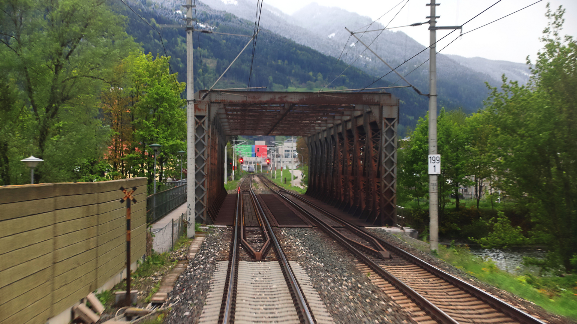 Brücke über einen kleinen Kanal in Spittal an der Drau