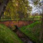 Brücke über einen Wassergraben