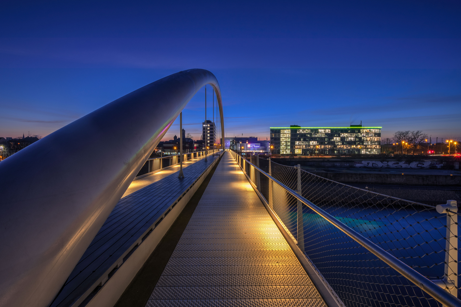 Brücke über Hafenbecken 1