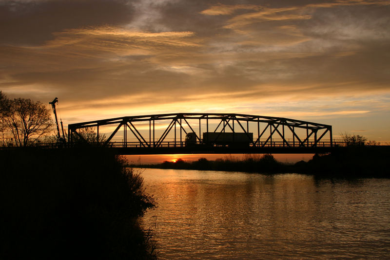 Brücke über Kanal