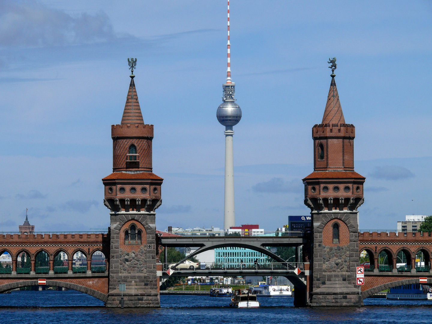 Brücke und Fernsehturm