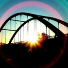 Brücke und Sonnenuntergang
