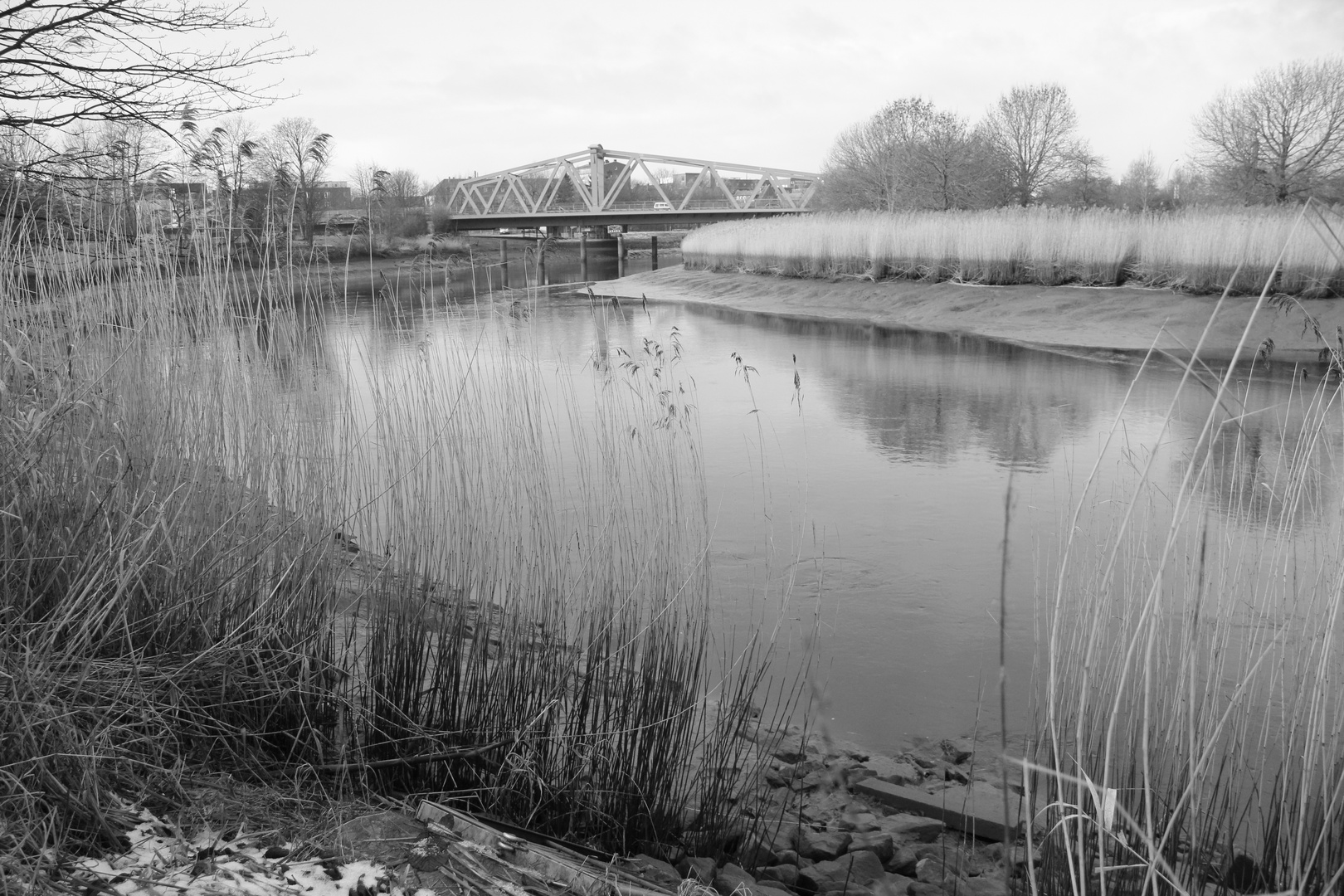 Brücke und wasser