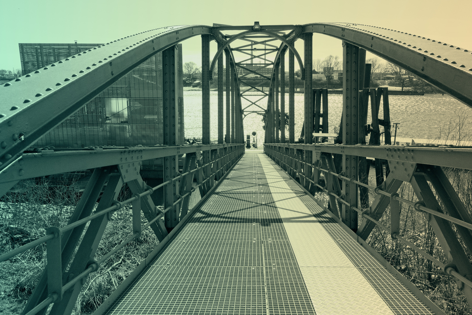 Brücke verbindet