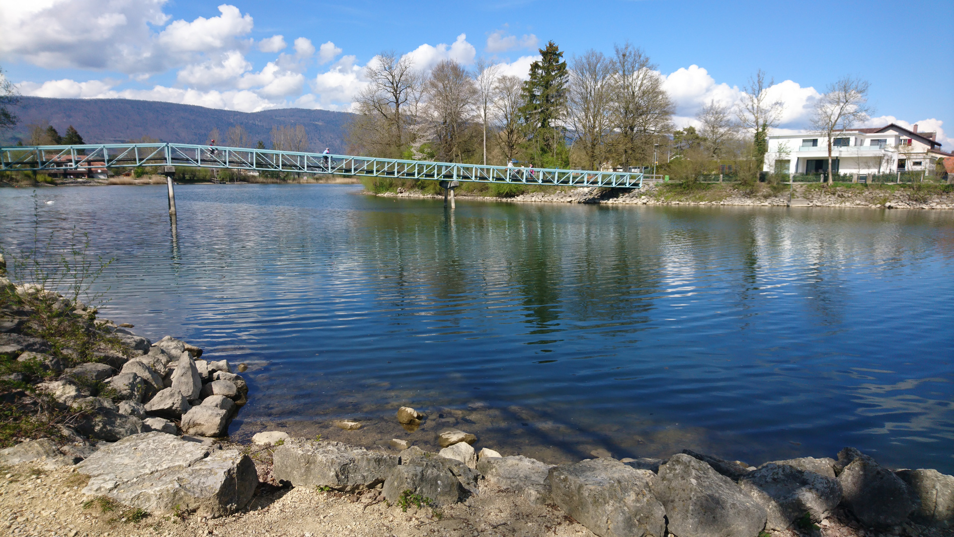 Brücke verbindet