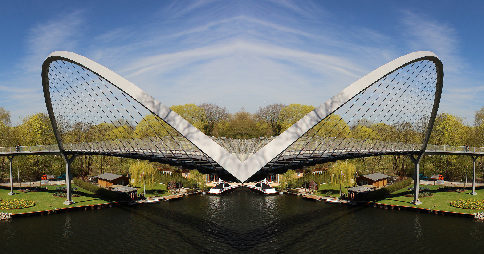 Brücke vom Optikpark zum Weinberg