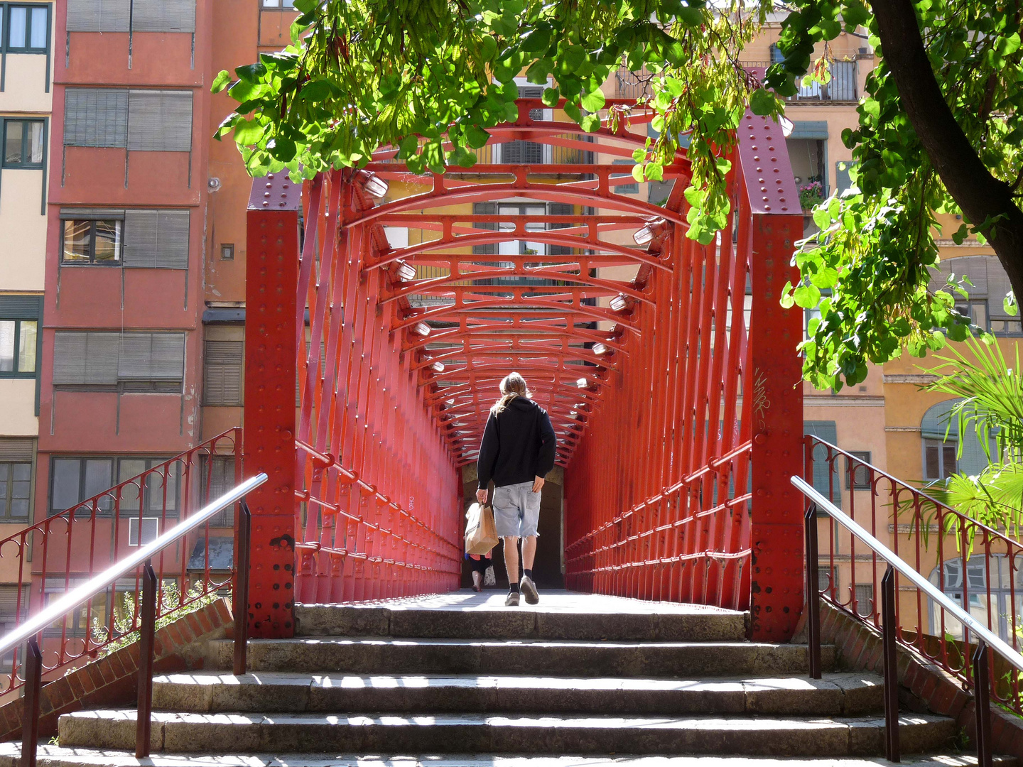 Brücke von Gustave Eiffel über den Onyar