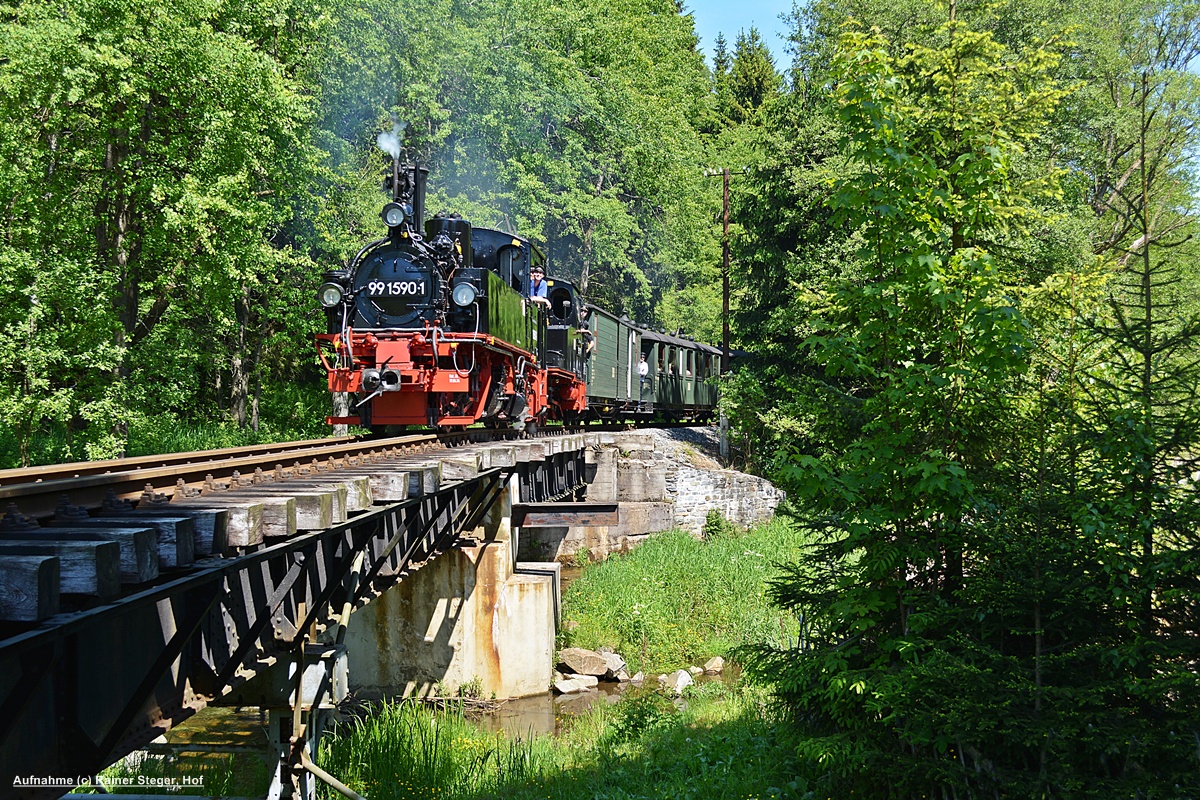 Brücke vor dem Haltepunkt Schlössel