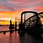 Brücke vor der Sonne