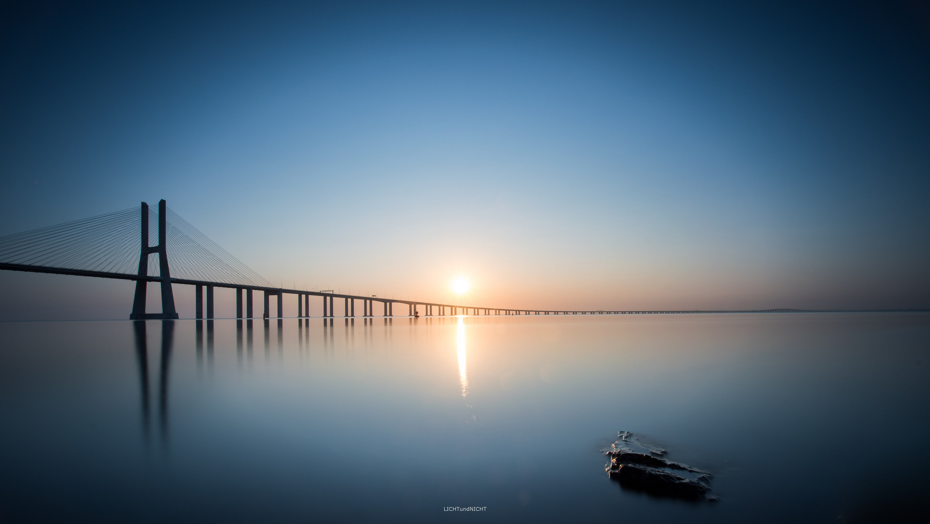 Brücke | Wasser | Sonne