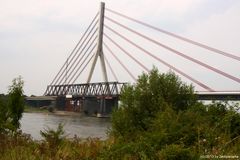 Brücke wird immer kürzer