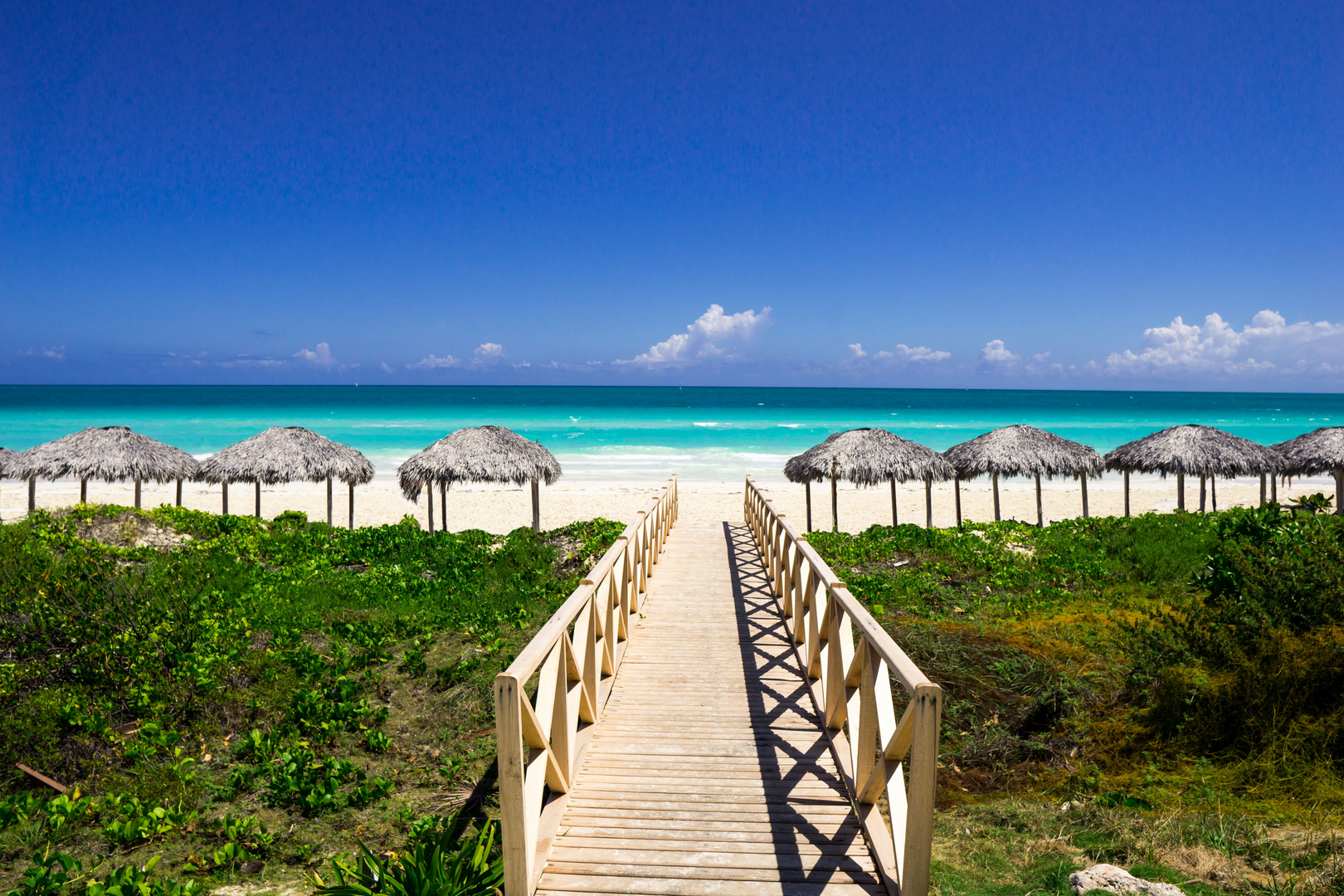 Brücke zu einem Traumhaften Strand