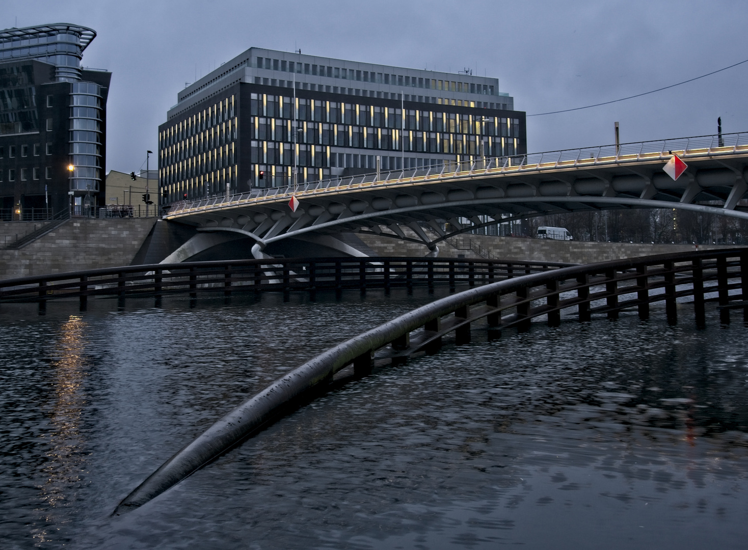 Brücke zum Amt