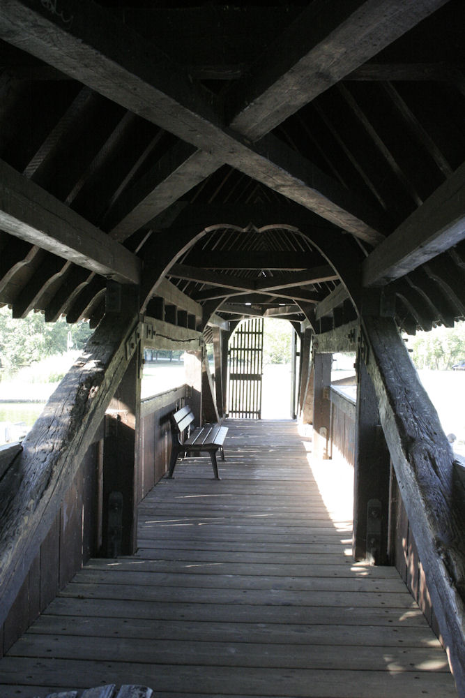 Brücke zum Bootssteg in der Günther Klotz Anlage