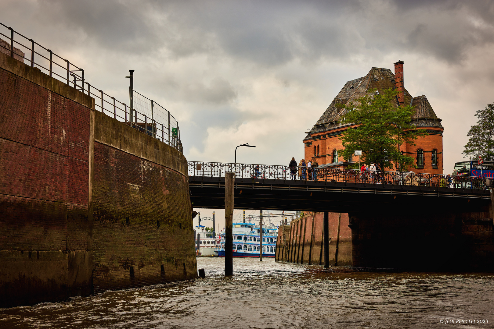 Brücke zum Eingang Speicherstadt Hamburg