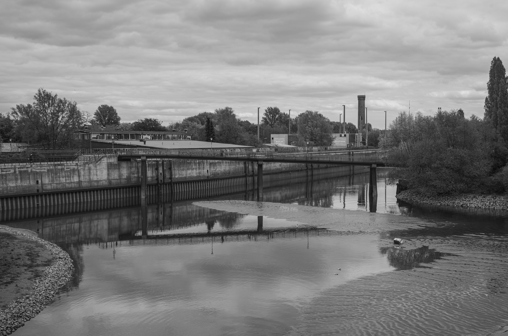 Brücke zum Park