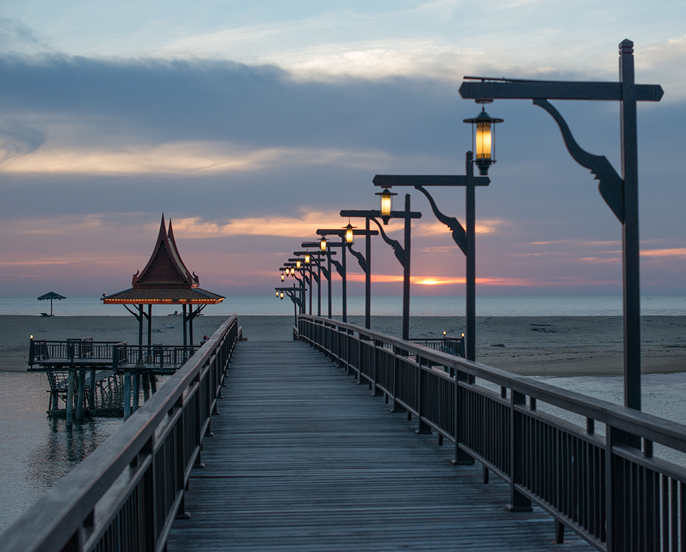 Brücke zum Strand