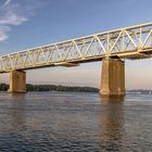 ***      brücke zur .........        ***