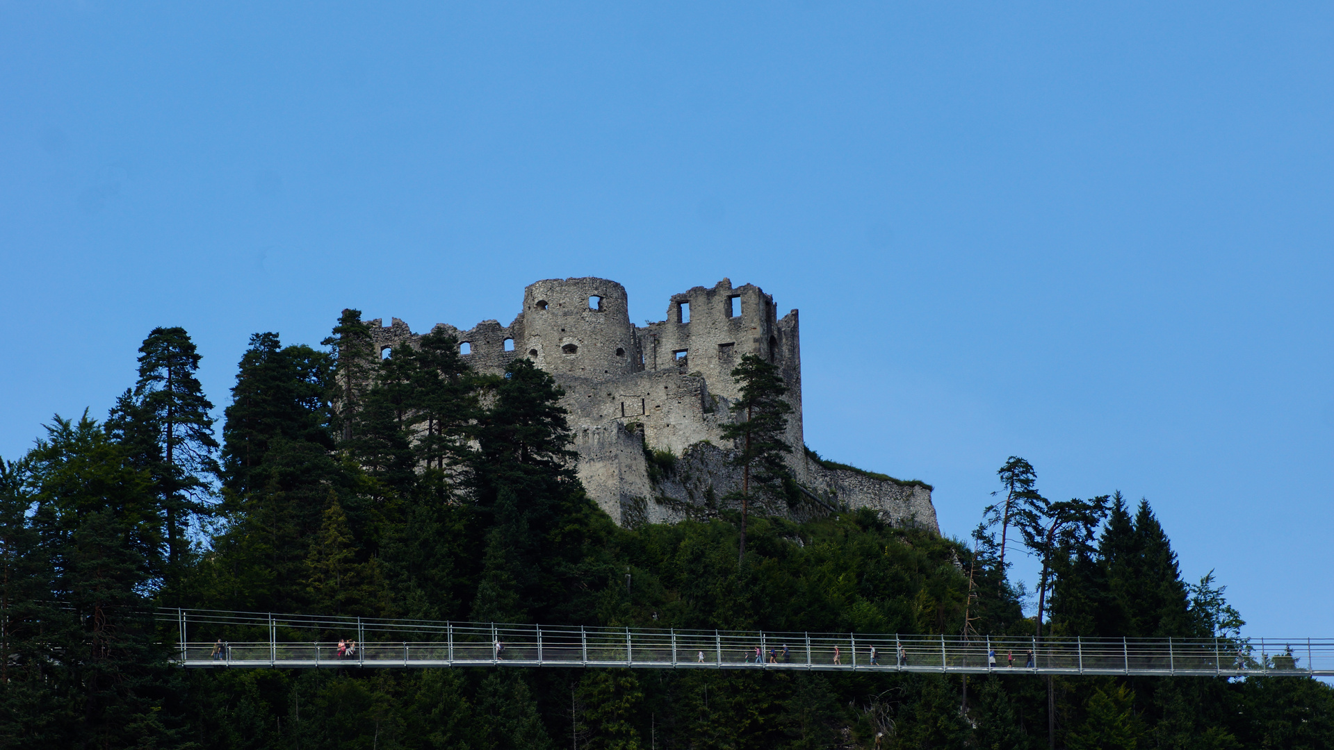 Brücke zur Burg