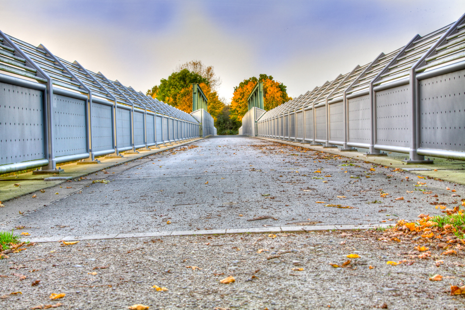 Brücke zur Herbstwelt