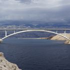 Brücke zur Insel Pag bei Abenddämmerung