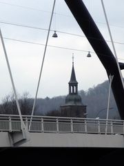 Brücke zur Kirche?