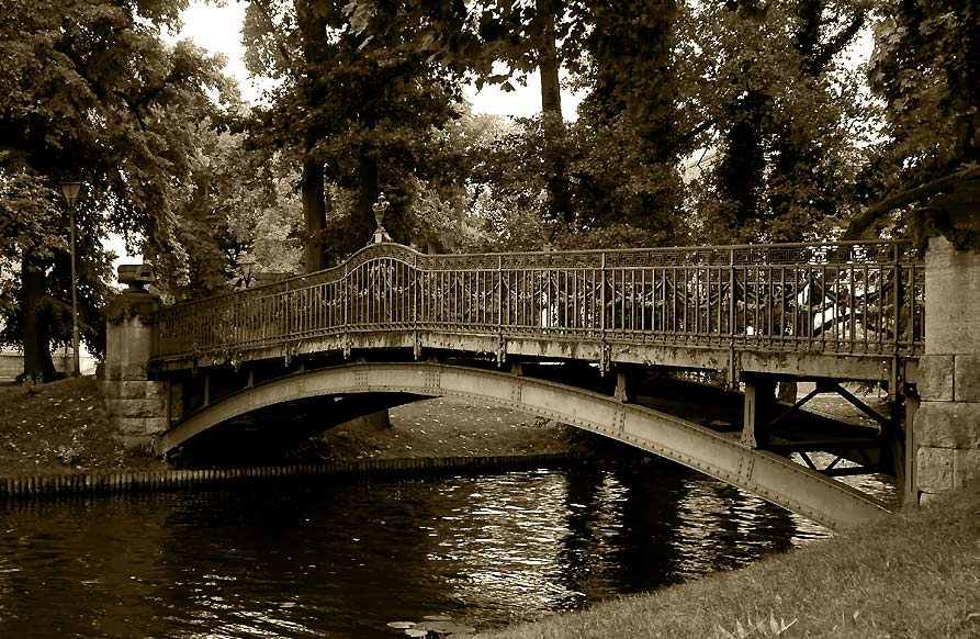 Brücke zur Liebesinsel