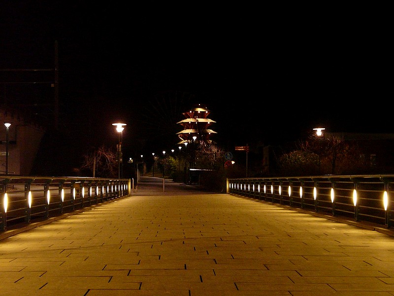 Brücke zur Pagode