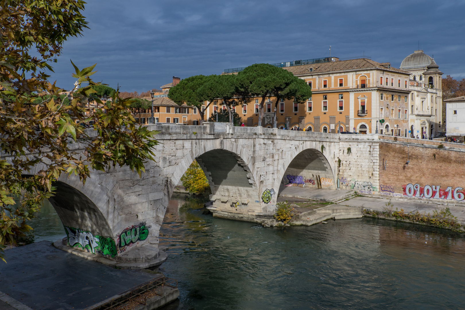 Brücke zur Tiber-Insel  -  Rom