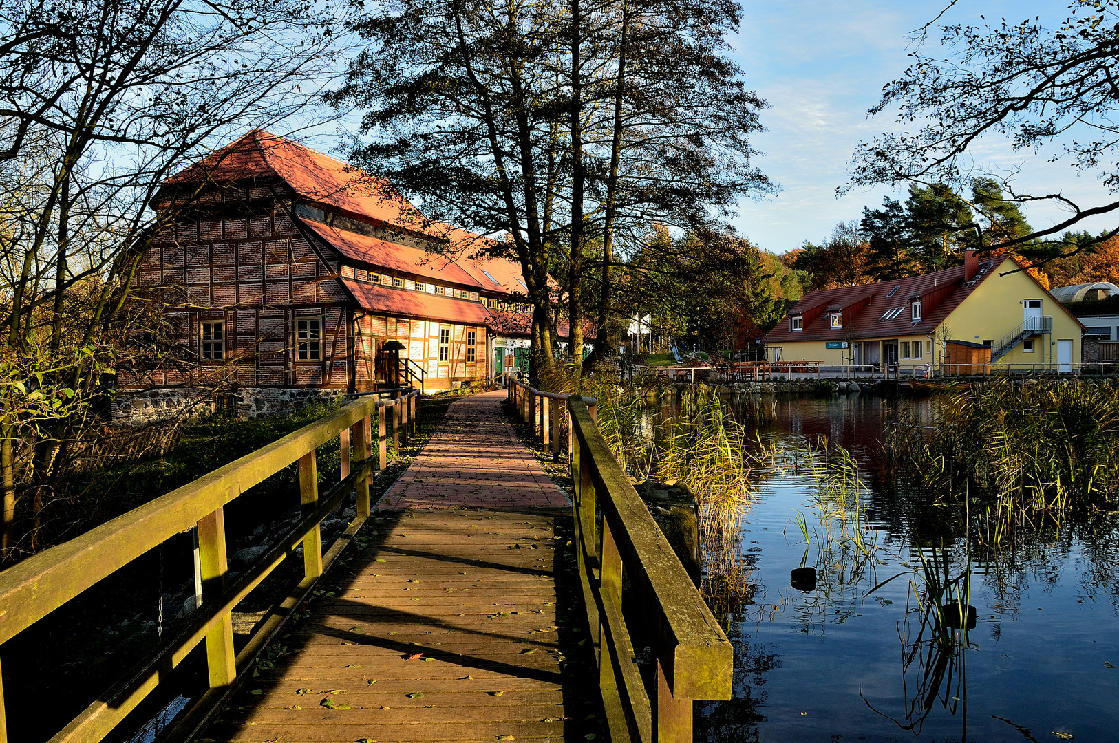 Brücke zur Wassermühle in Hanshagen Foto & Bild architektur, straßen