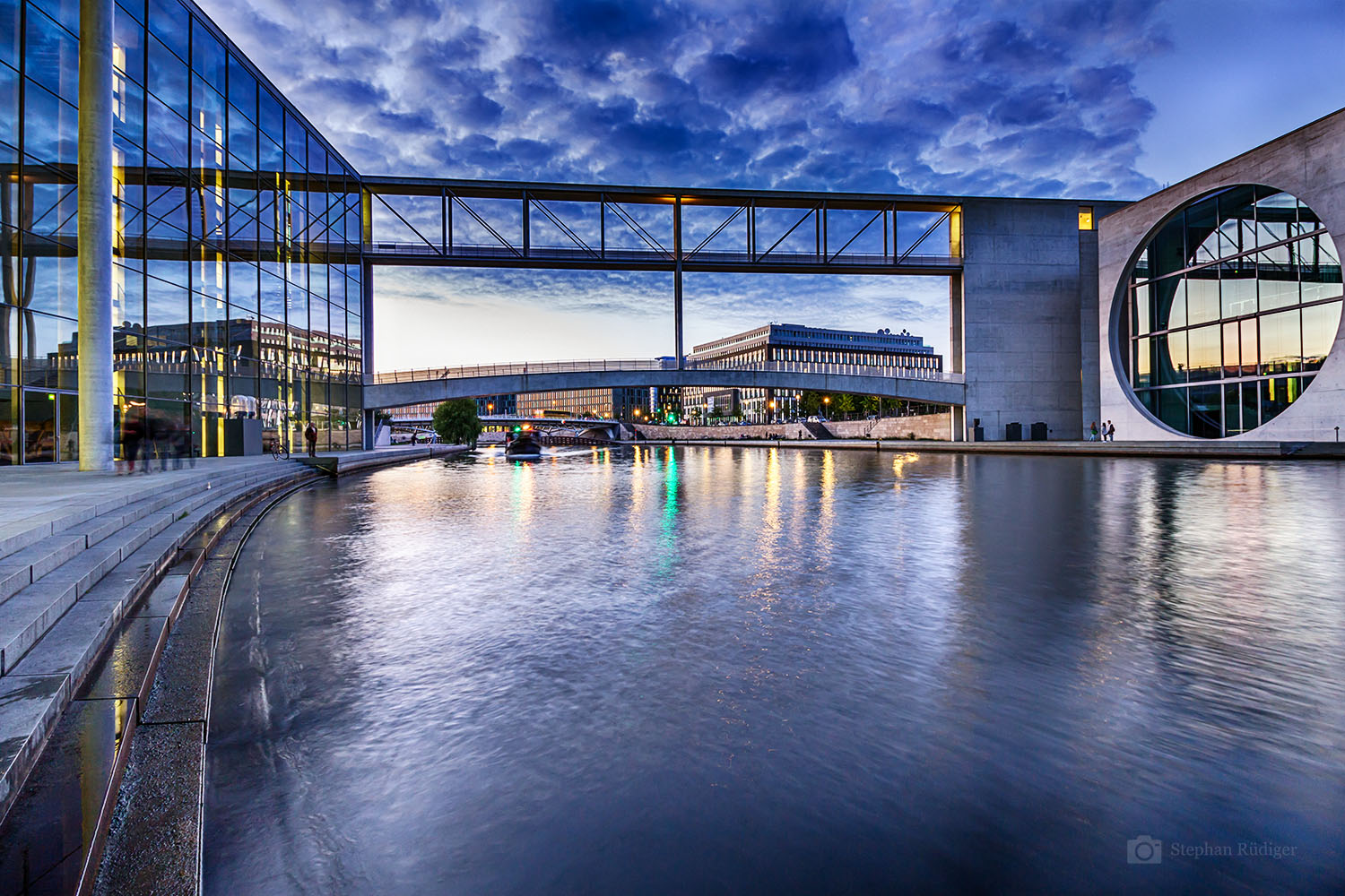 Brücke zwischen Paul-Löbe-Haus und Marie-Elisabeth-Lüders-Haus