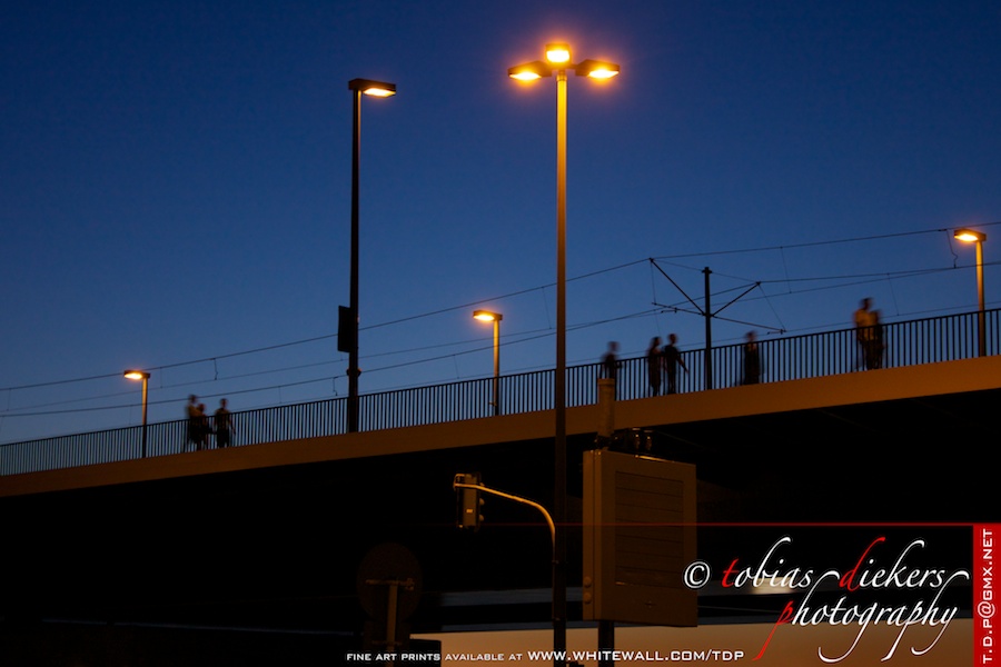 Brücke zwischen Tag und Nacht