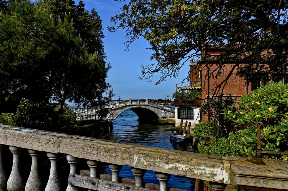 Brücken und Meer von Venedig 